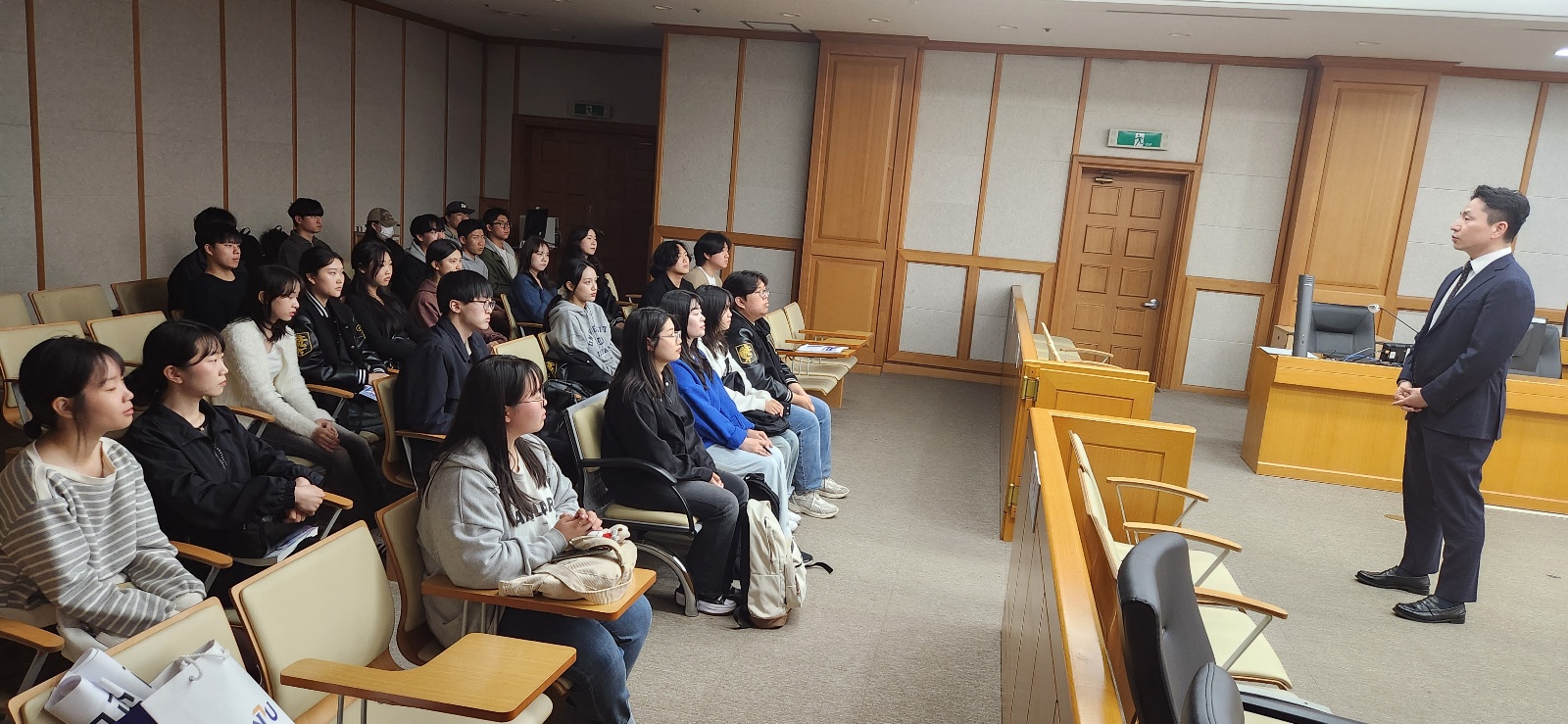 강현준 공보판사와 대화