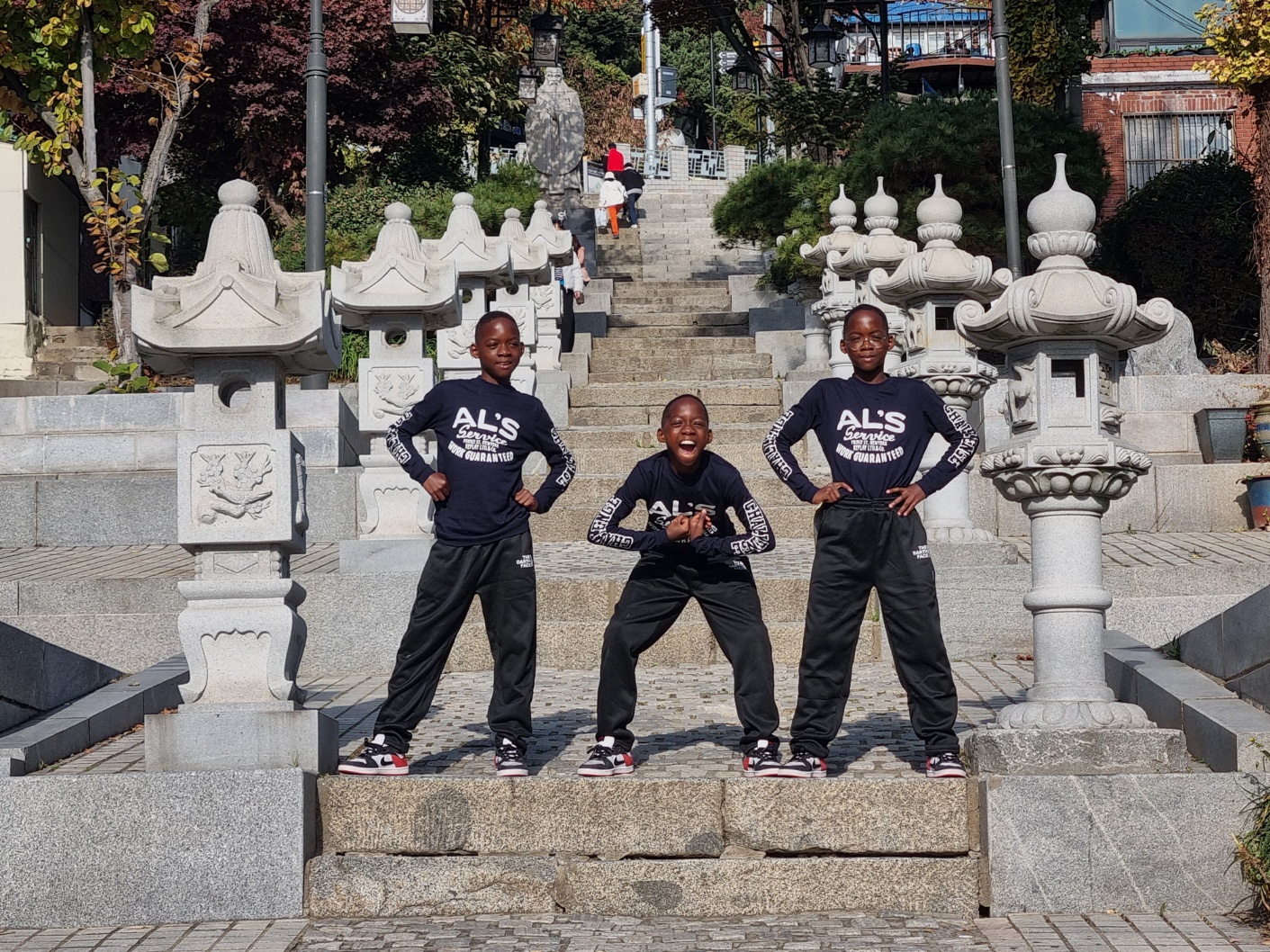 과학기술체험캠프 계단에서 기념사진