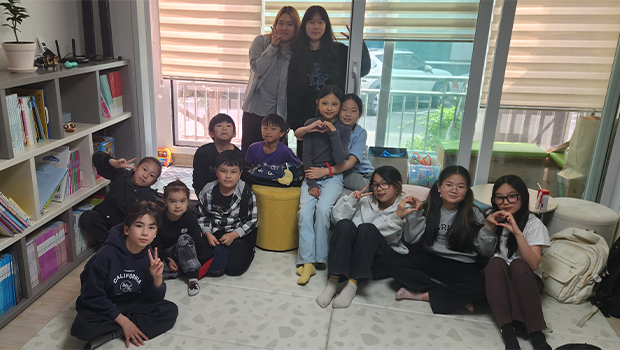 함박마을 고려인 대상 인천대 사회봉사 교과목에 참여중인 멘토와 멘티