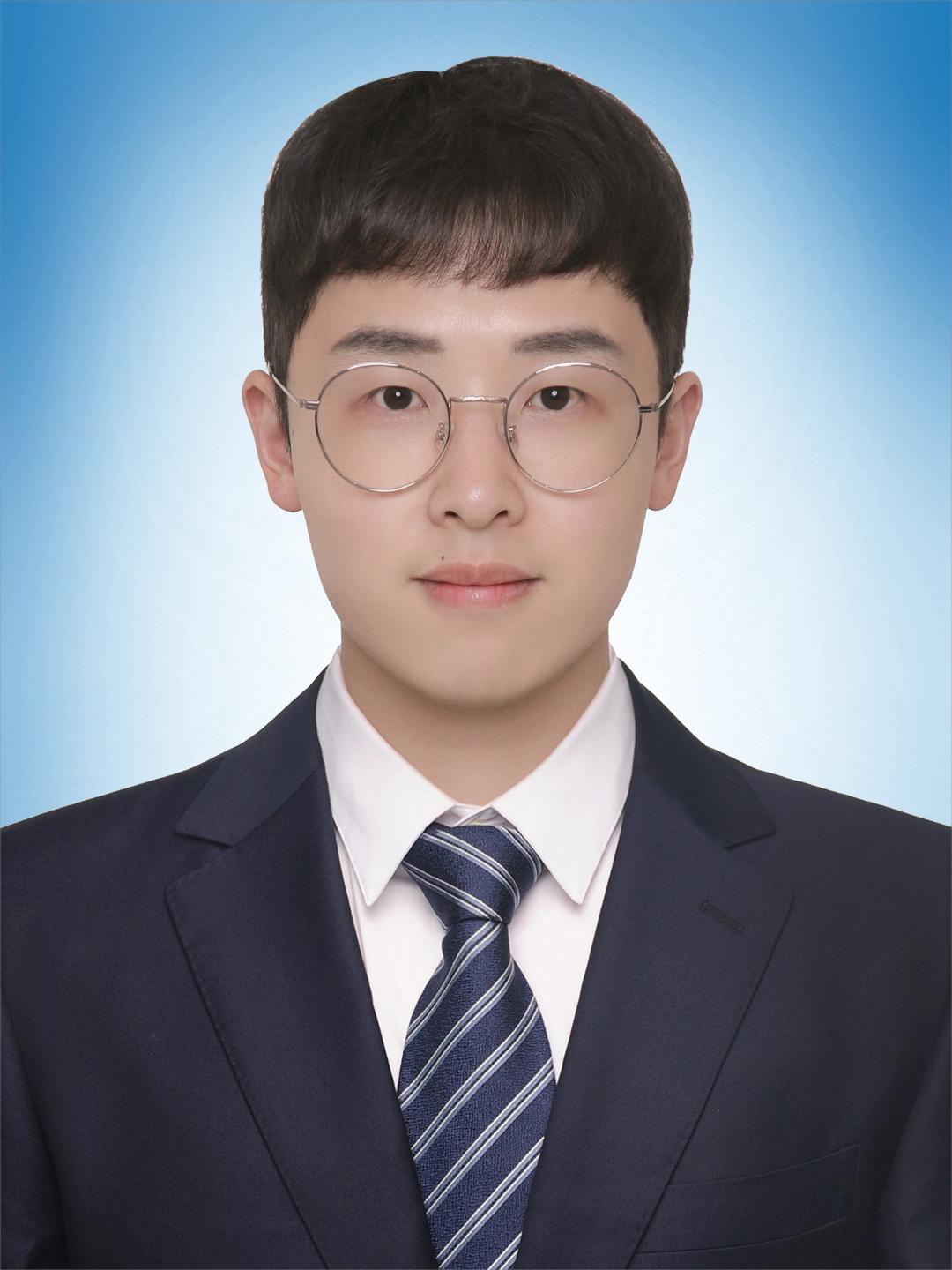 조영욱 사진