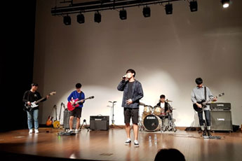 함성 활동사진 3