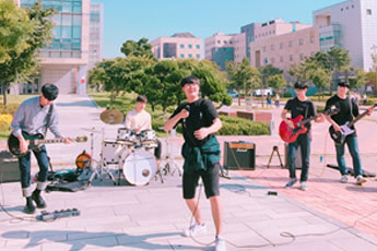 함성 활동사진 6