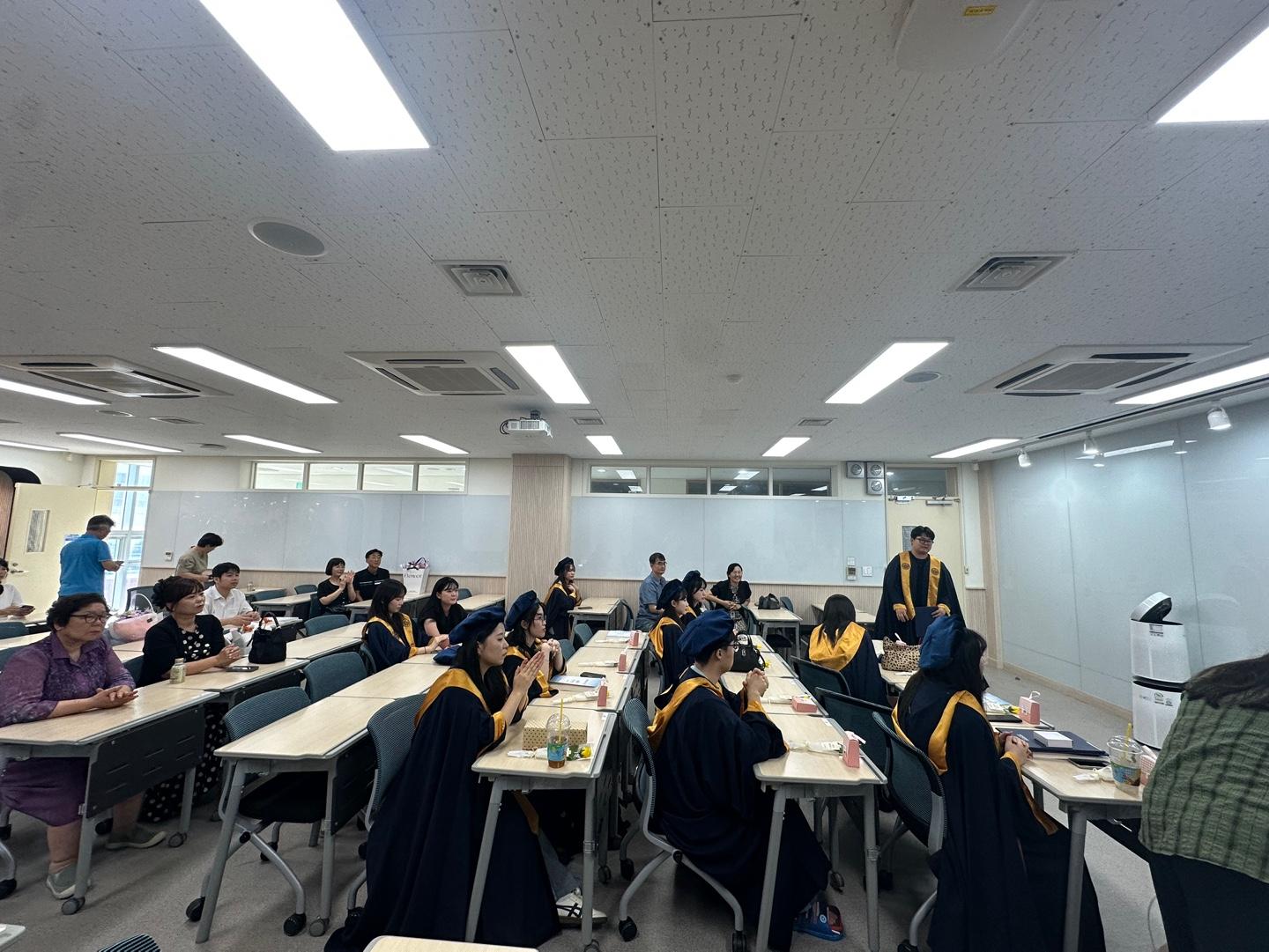 2025년 8월 학위수여식 대표이미지