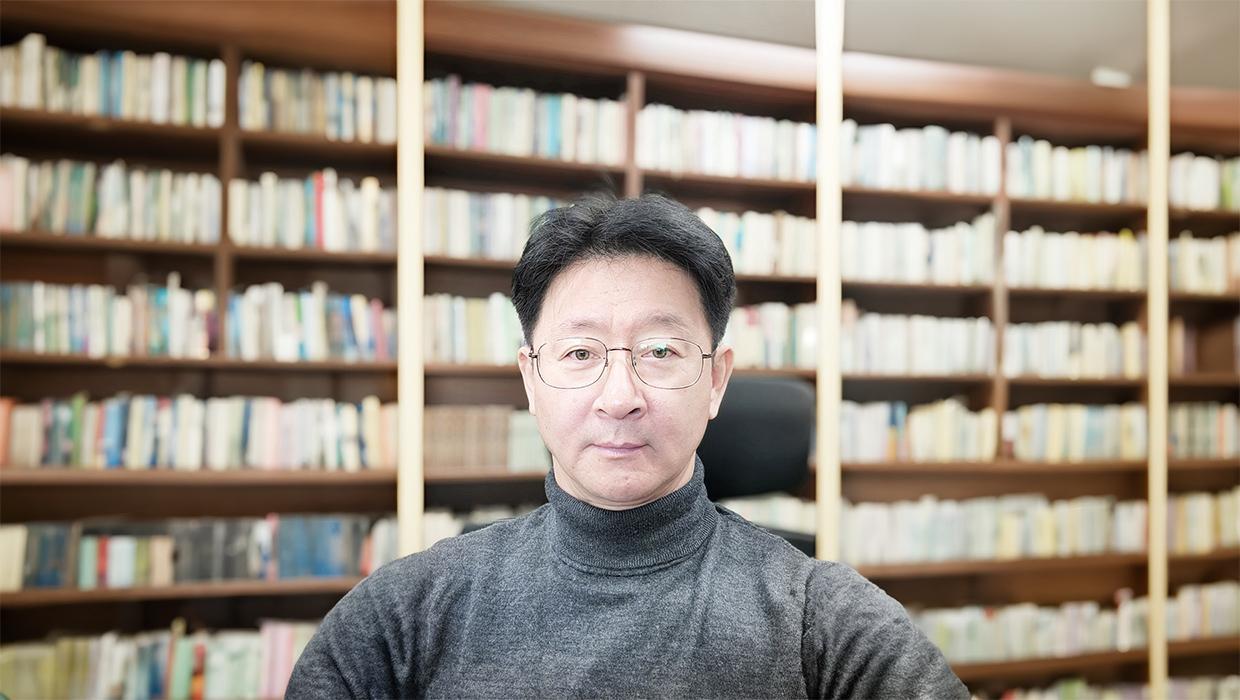 Professor Ahn Sung-jae of Incheon National University Graduate School of Education will publish his new work "Moral, Adult, and Gunja" (History of Language and Literature, 2023) 대표이미지