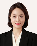 LEE, LURI 사진